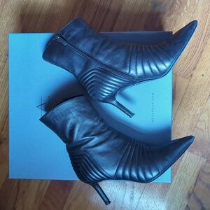 Aquitalia Leather Ankle Boot Size 7.5